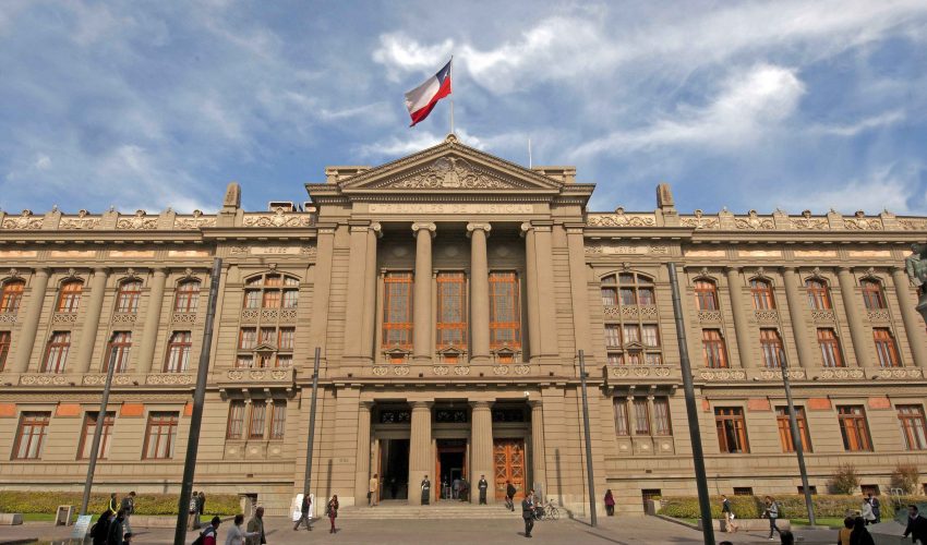 Corte Suprema acoge parcialmente querella de capítulos contra exfiscal de Los Ángeles