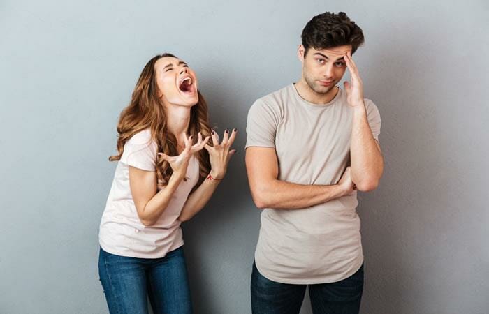 El 30% de las personas ve correcto vigilar a su pareja sin consentimiento