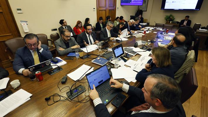 Diputados de Chile Vamos advierten efectos "no esperados" del proyecto FES por exclusión de institutos con fines de lucro 