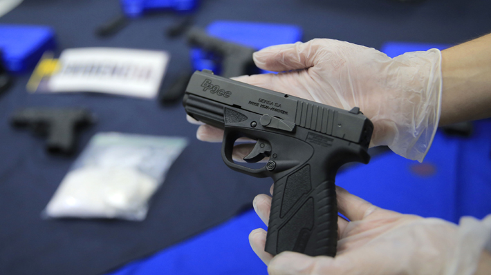 Allanamientos en 12 regiones y más de 40 detenidos: Megaoperativo por tráfico de armas 