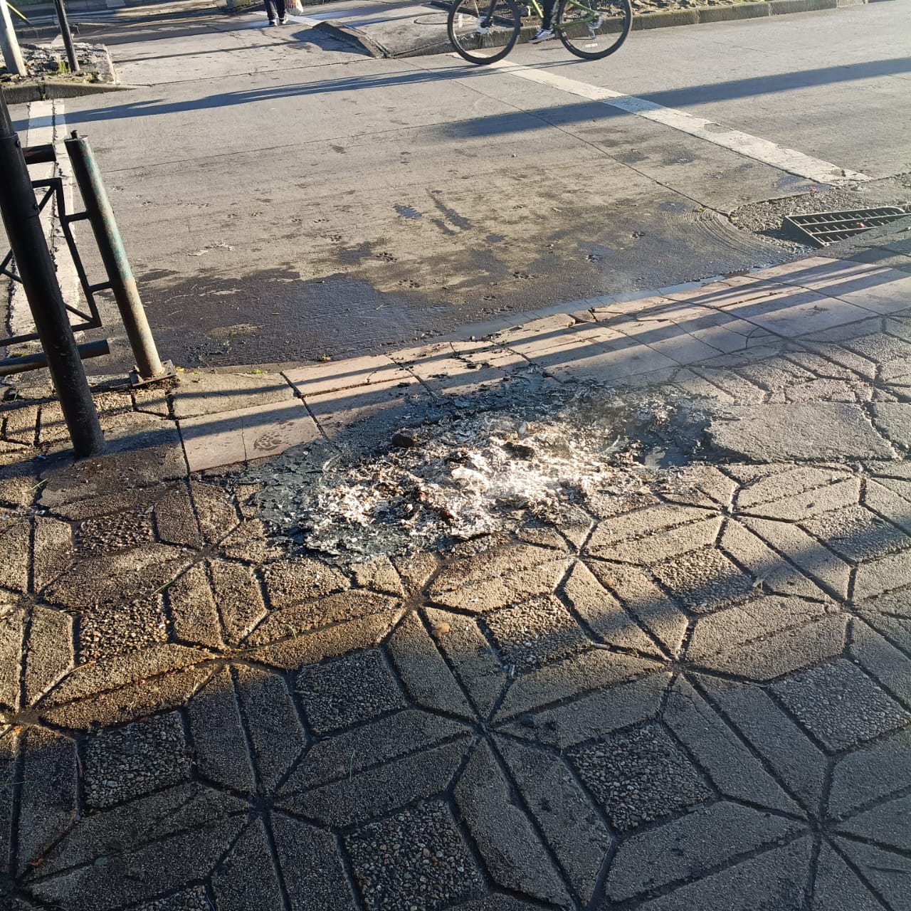 Comerciantes de calles Tucapel y Villagrán denuncian creciente delincuencia y peligro por fogatas nocturnas en Los Ángeles