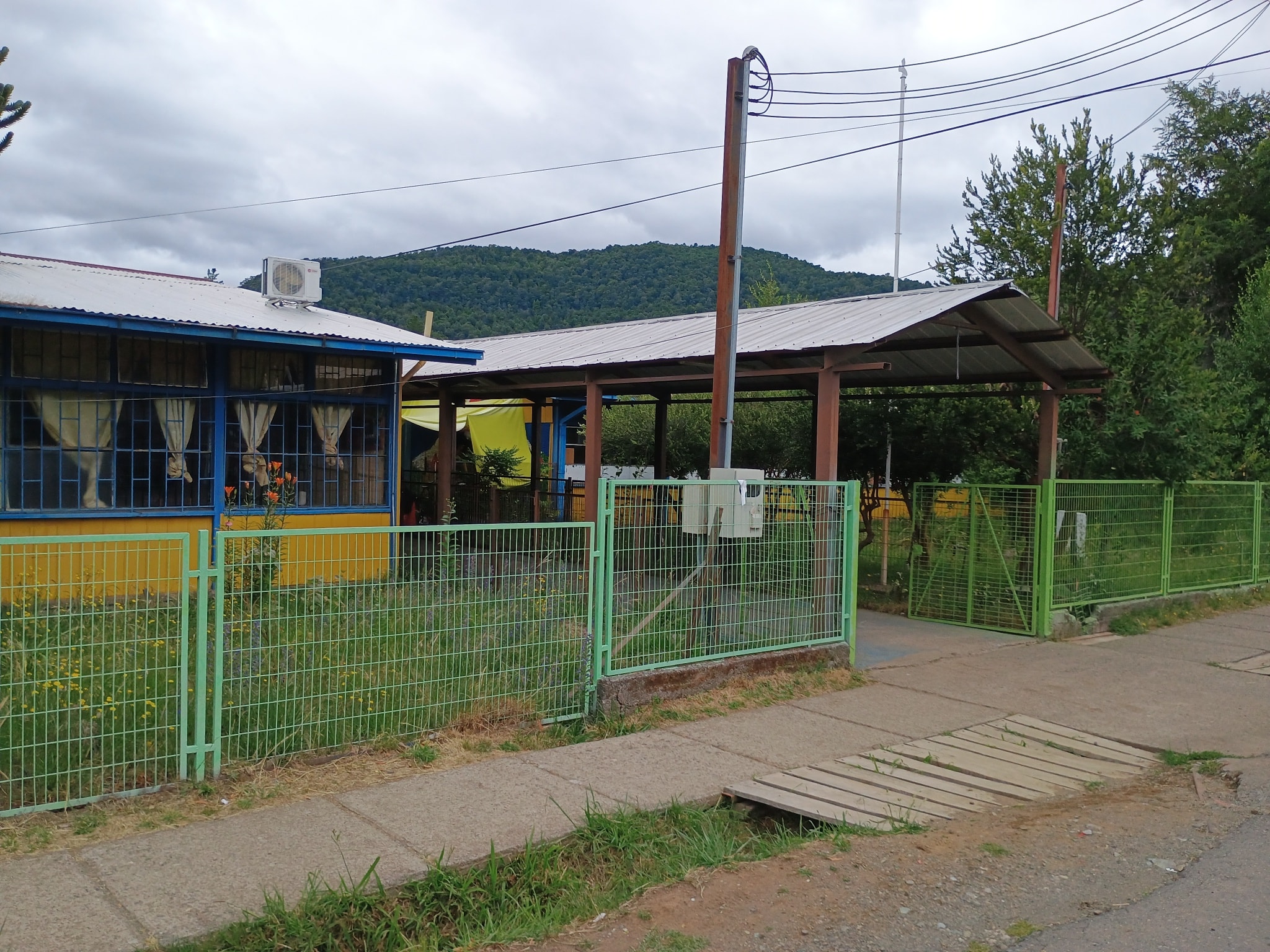 Municipalidad de Alto Biobío firma proyecto de infraestructura para la Escuela Básica E-970 Ralco