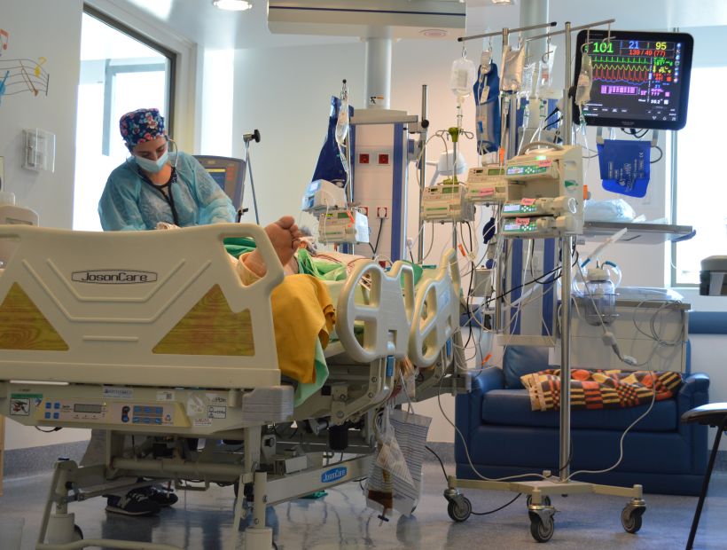 Pacientes abandonados en hospitales: El desafío y la visión de expertos tras denuncia de la ministra  