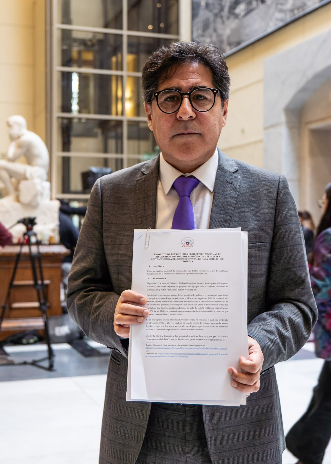 Diputado Patricio Pinilla presenta proyecto de ley para crear Registro Nacional de Delincuentes de "Cuello y Corbata"