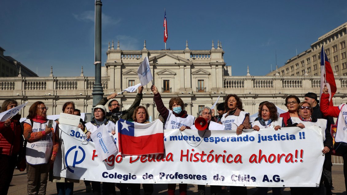 Deuda histórica de profesores: Gobierno propone pagos de hasta 5 millones