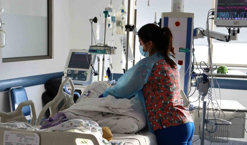 Minsal y Servicios de Salud refuerzan número de camas, laboratorios y personal frente a enfermedades respiratorias