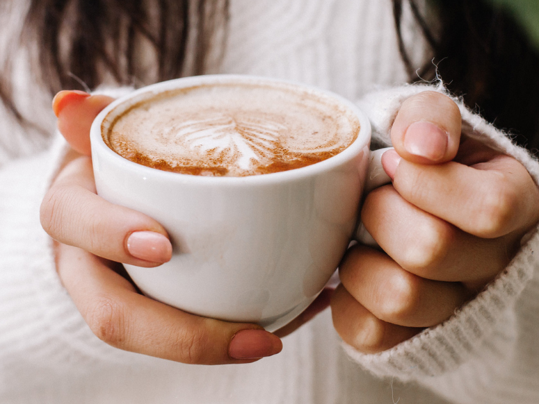 Del café al delivery: cómo los “gastos hormiga” afectan la economía familiar y personal