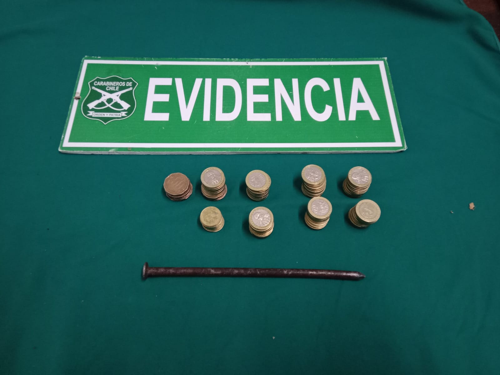 Patrulla FOCO detiene a cinco sujetos con órdenes vigentes y recupera especies robadas en operativo nocturno en Los Ángeles