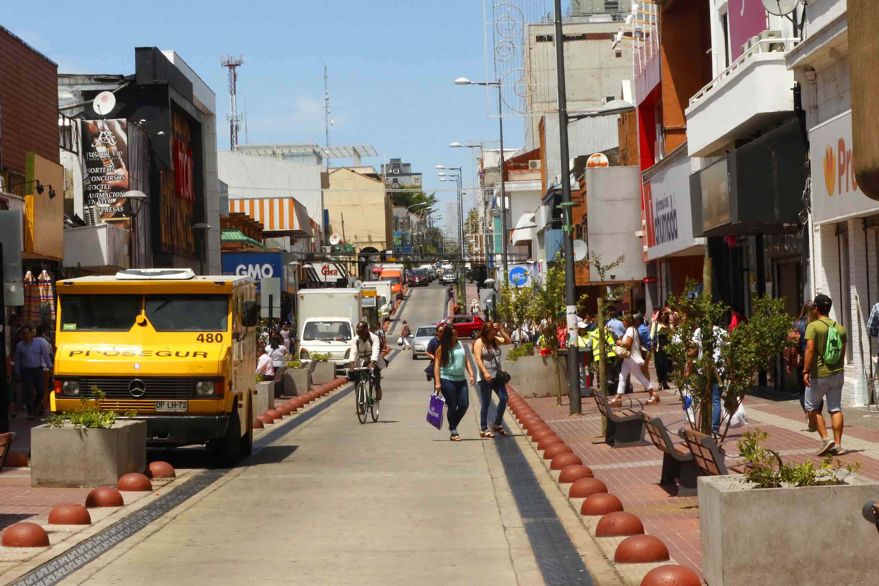 Comercio minorista cierra 2025 con resultados dispares en regiones y proyectan leve repunte en 2026