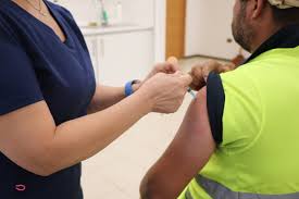 Gobierno llama a vacunarse contra la Influenza para evitar contagios por Gripe Aviar