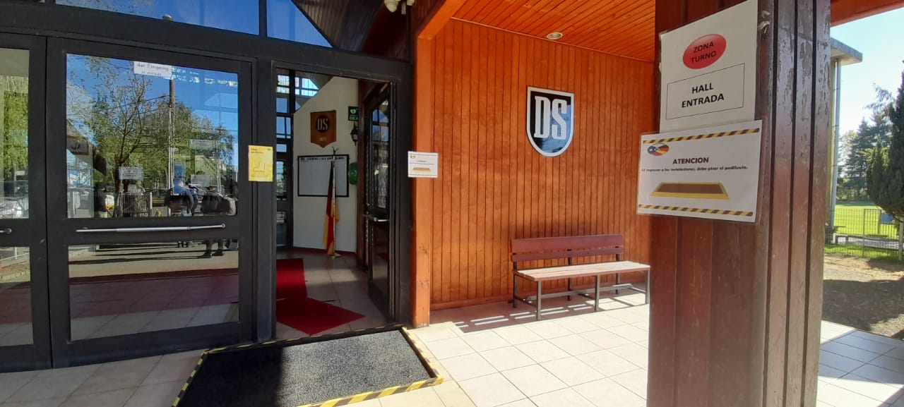 Juzgado de Los Ángeles ordena "Tutor Espejo" para Proteger a Estudiante Neurodivergente Víctima de Acoso Escolar