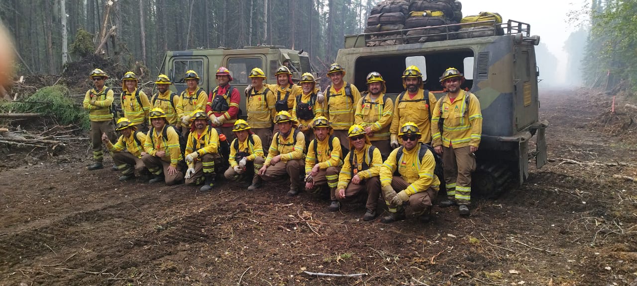 Retornan a la región brigadistas que apoyaron combate de incendios forestales en Canadá