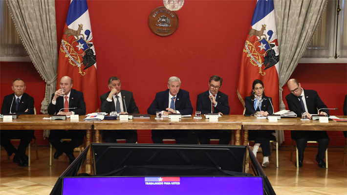 Kast pide "máxima responsabilidad" en presupuesto: "La ciudadanía ha ido entendiendo que los recursos son escasos"  
