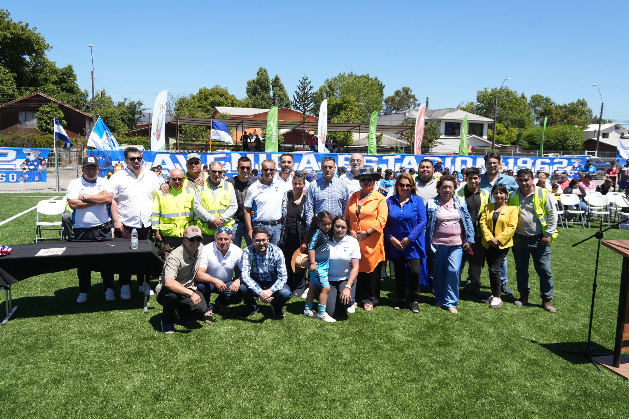 Golazo! Nacimiento celebra la inauguración de nueva cancha de pasto sintético
