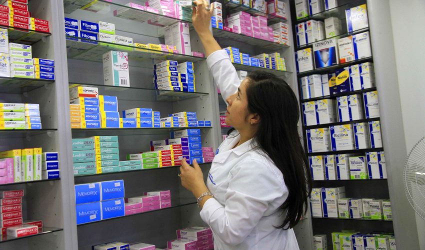 Proyecto de ley busca que precios de los medicamentos no superen el alza del IPC en 2026