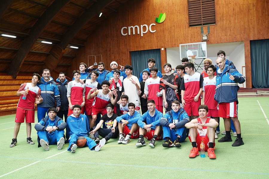 Clínicas deportivas y partidos amistosos de básquetbol desarrolló Club Deportivo UC en Biobío y La Araucanía 