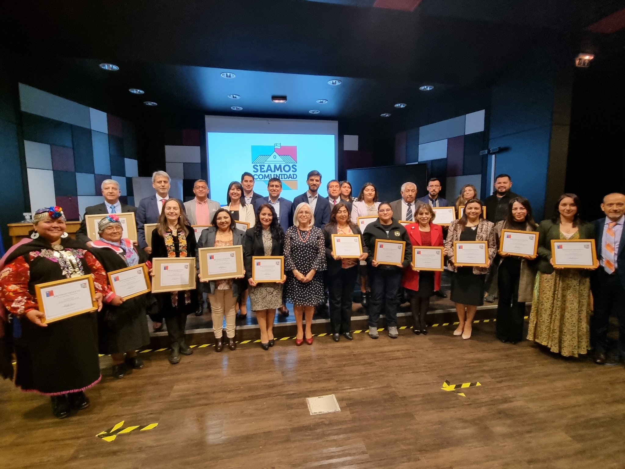 Reconocen trayectorias y trabajo de profesoras y profesores de la región   