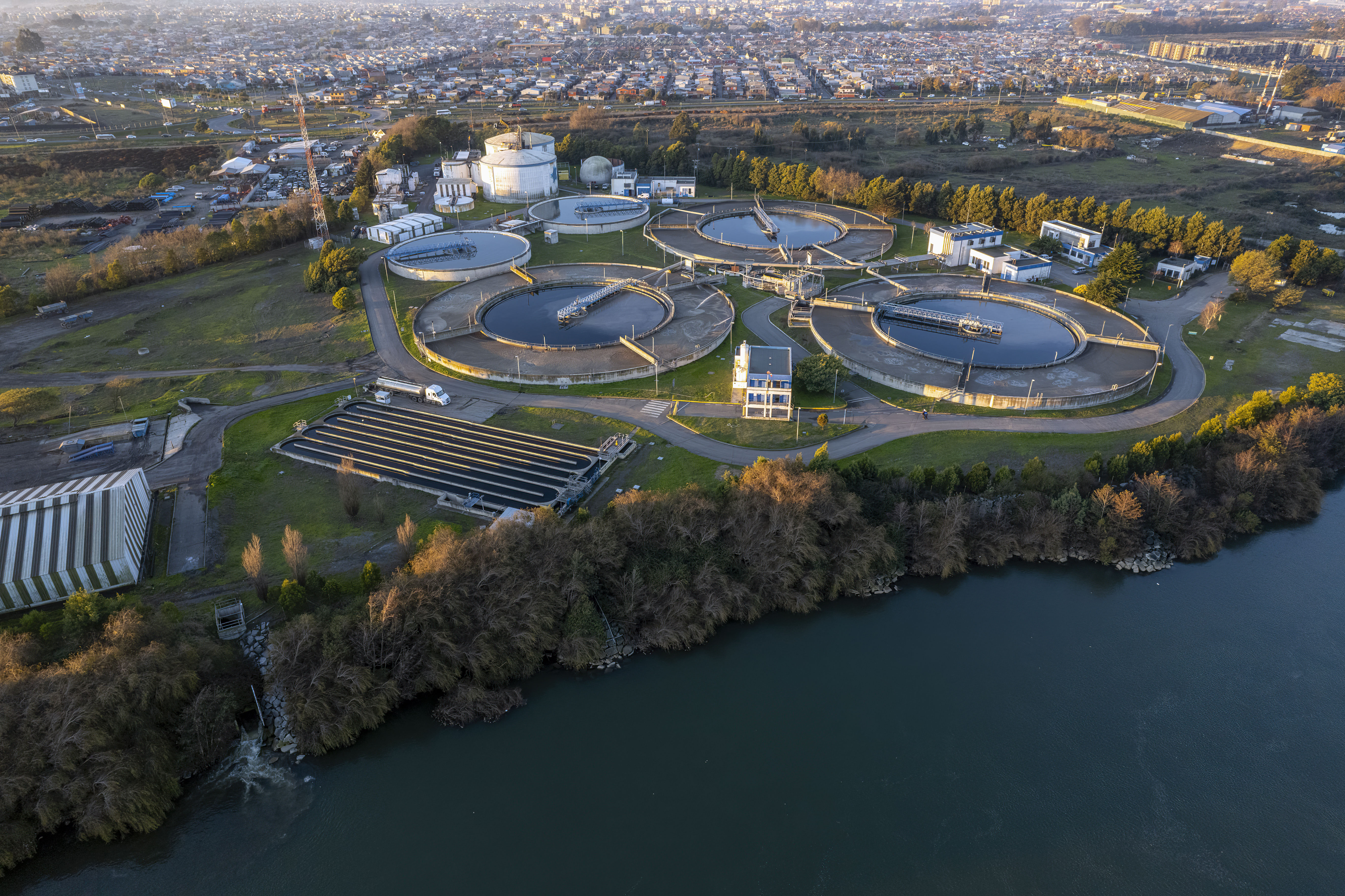Día Mundial del Saneamiento releva importancia del tratamiento de las aguas servidas para la descontaminación de los ríos