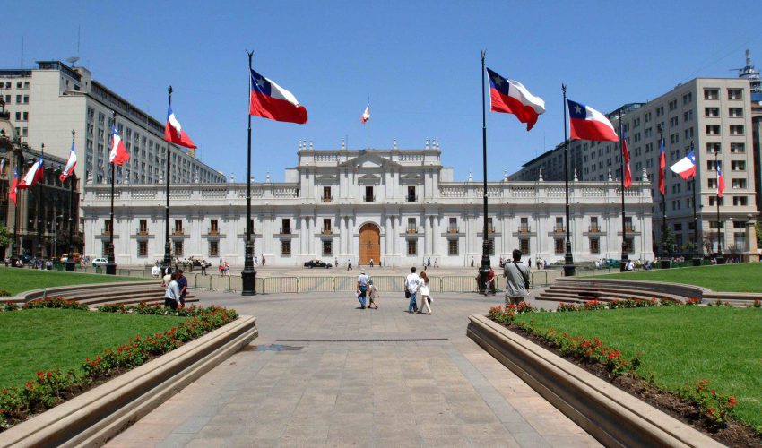 Informe detalla sueldos del Presidente, delegados, gobernadores regionales y seremis