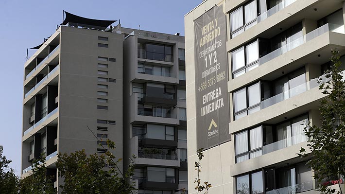 Plan de Kast de eliminar contribuciones a adultos mayores revive idea de "modelo californiano" que seduce a municipios  