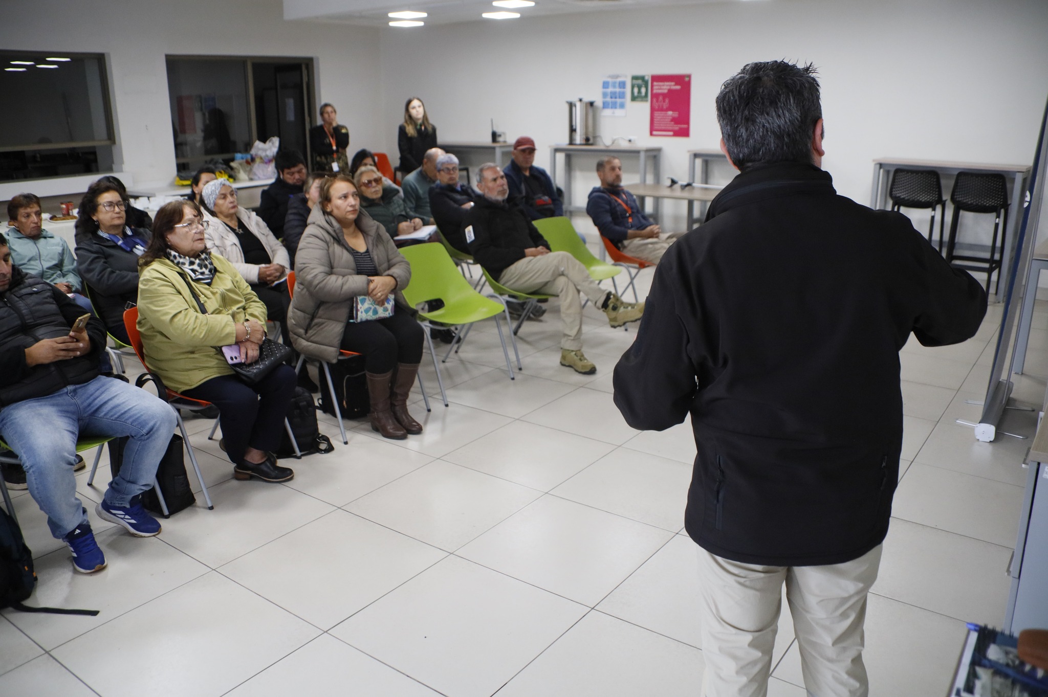 Vecinos del sector rural de Los Ángeles conocen estrategias de prevención y seguridad