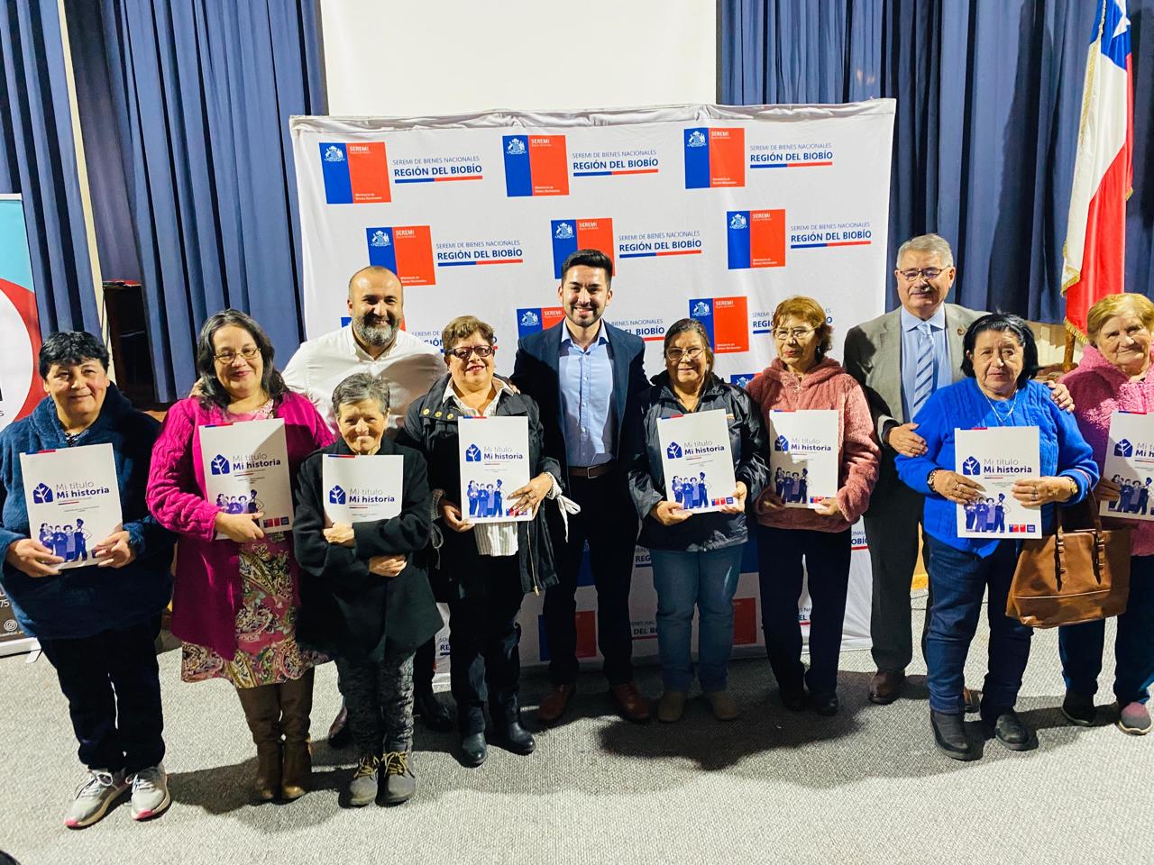 79 familias de Cabrero y Yumbel son dueñas de su propiedad tras recibir su título de dominio