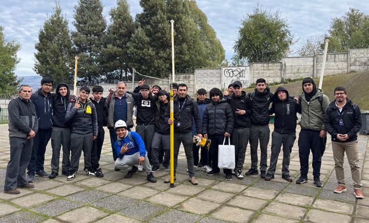 Programa “Liceos Eléctricos” de Frontel capacitó a estudiantes de Negrete y Nacimiento