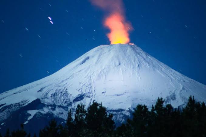 Volcán Villarrica: Senapred mantiene alerta técnica en nivel verde tras reportar episodios de emisión de piroclastos