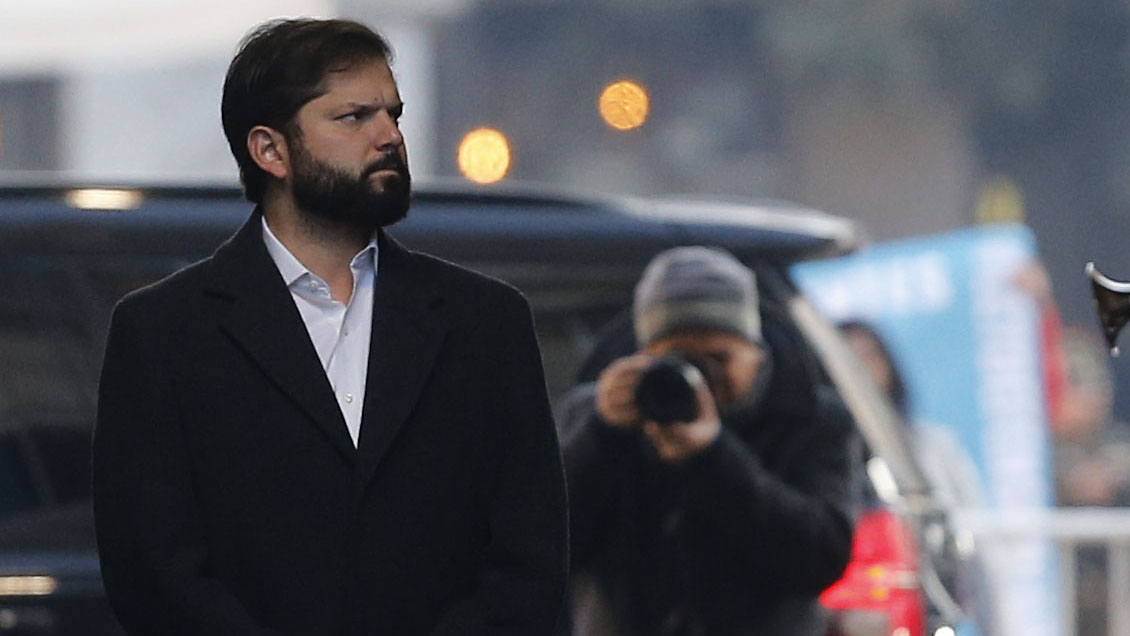 "Cada peso será devuelto": Boric promete una solución "lo más breve posible" al error de cobro en las cuentas de luz