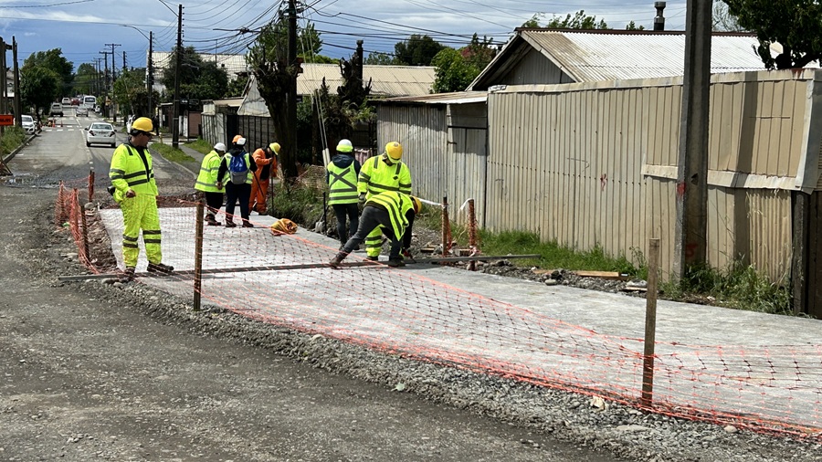 Pavimentación del ingreso a Villa Galilea comienza a  tomar forma