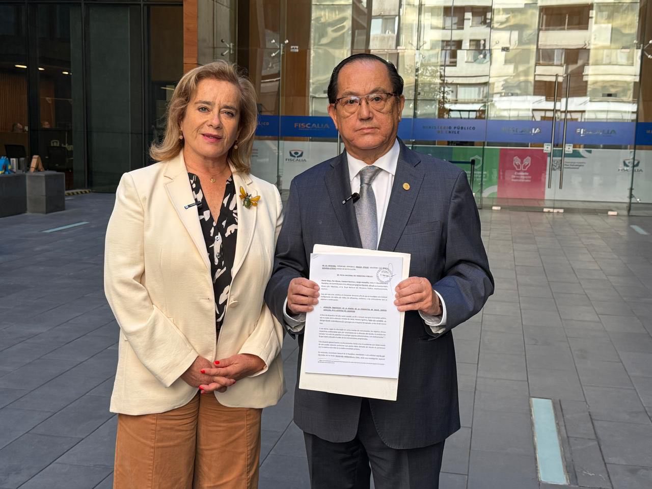 Solicitan investigar eventuales privilegios en caso que involucra a ex Ministra de Salud