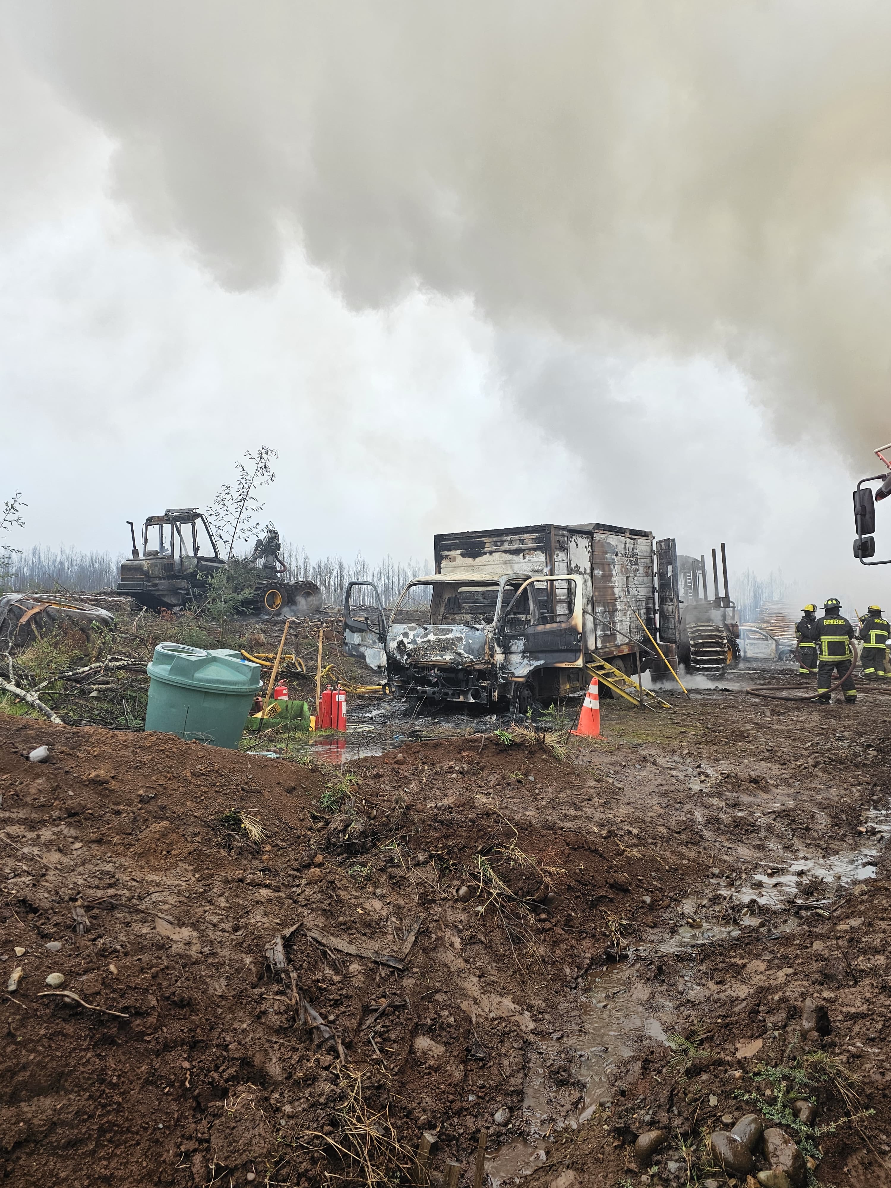 Un día después de anuncios de Boric: Desconocidos realizan atentado incendiario en fundo de CMPC