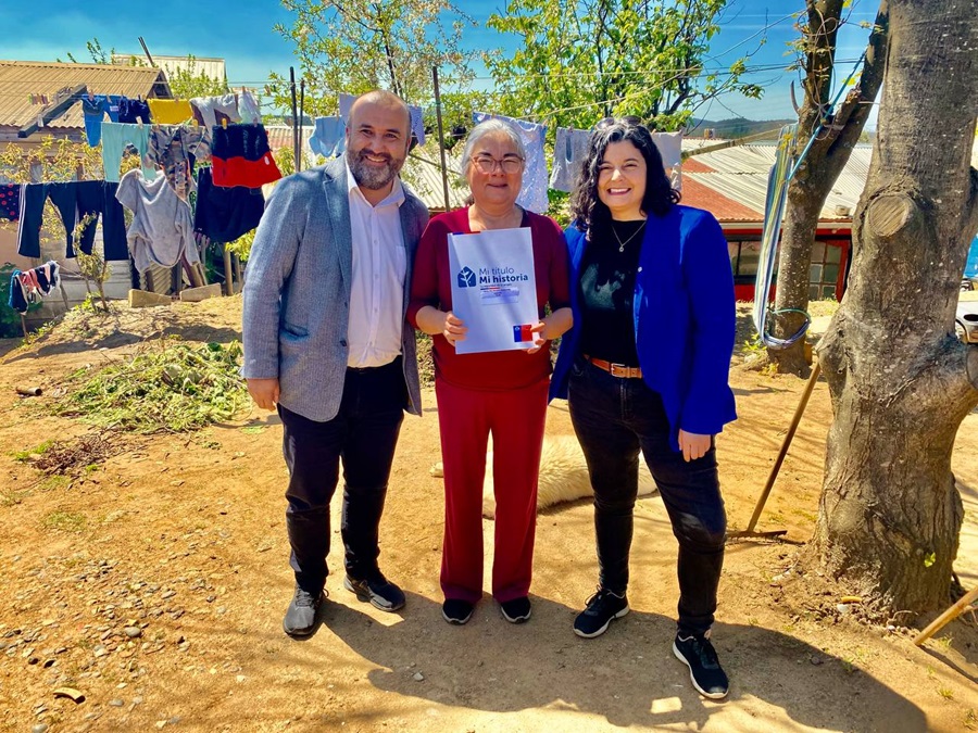 Cerca de 50 familias de sectores rurales de la región han recibido su título de dominio bajo nueva modalidad de entrega a domicilio durante los últimos 4 meses