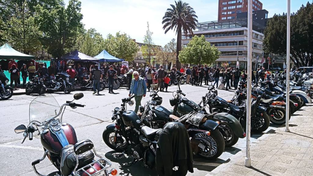 Ruido de motos en la mira de las autoridades: Revisarán norma que controla las emisiones sonoras en las ciudades  