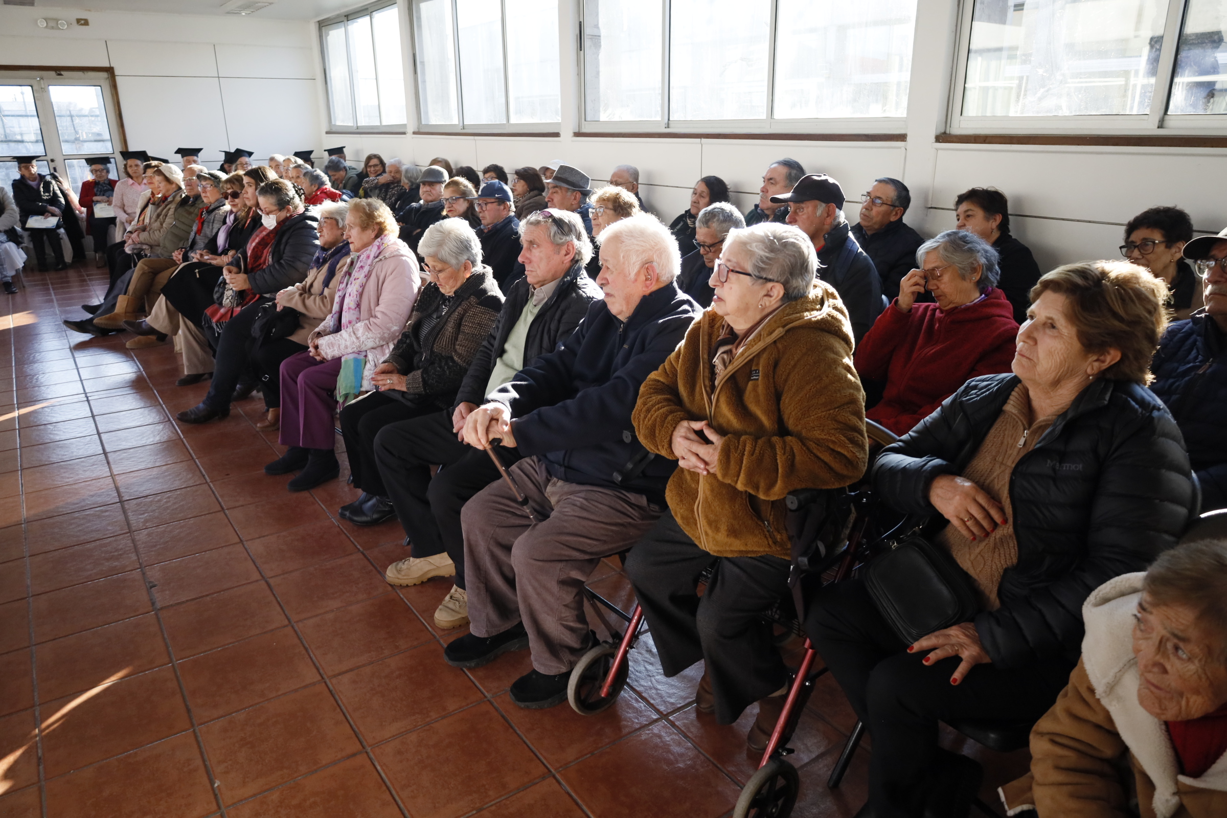 Egresan 21 usuarios del Centro Diurno municipal de personas mayores de Los Ángeles