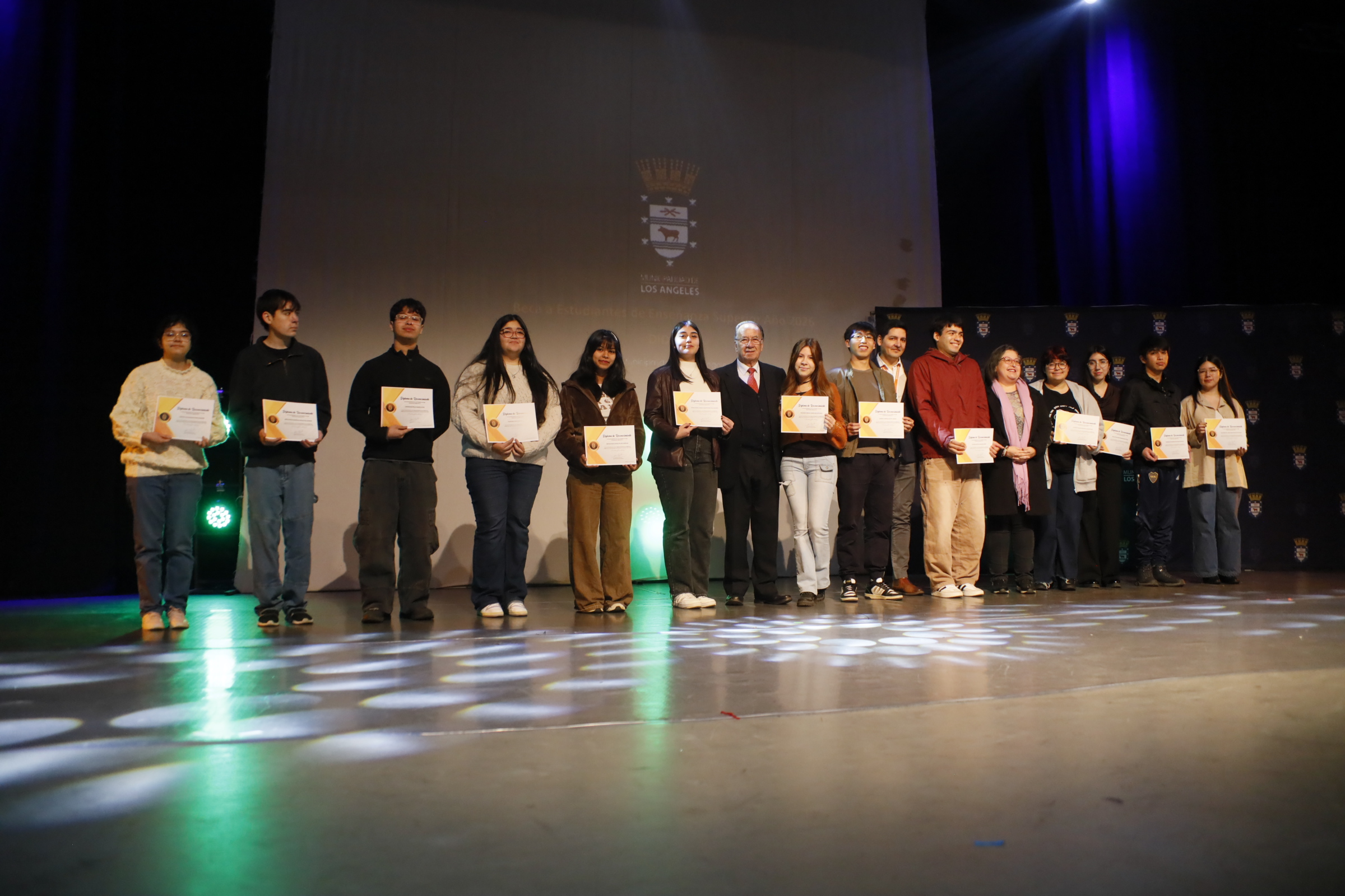 Cerca de 500 alumnos recibieron la Beca Municipal de Enseñanza Superior