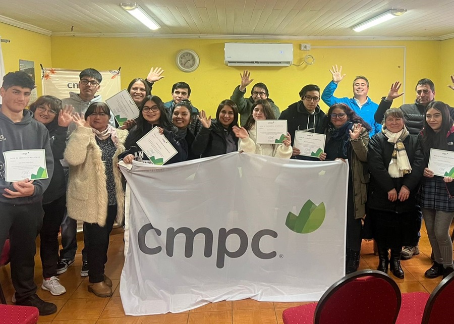 La Beca Rural CMPC potencia la educación de jóvenes de Mulchén: “Esta oportunidad significa mucho para mí y me ayudará enormemente en mi camino académico”