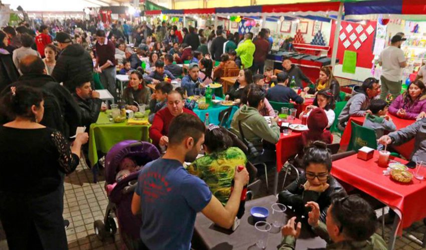Restringen horario de ramadas en provincias de Biobío y Arauco por disposición de la Defensa Nacional