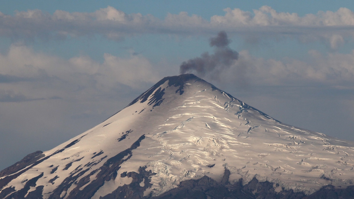 Sernageomin decretó cambio a alerta naranja para el Volcán Villarrica