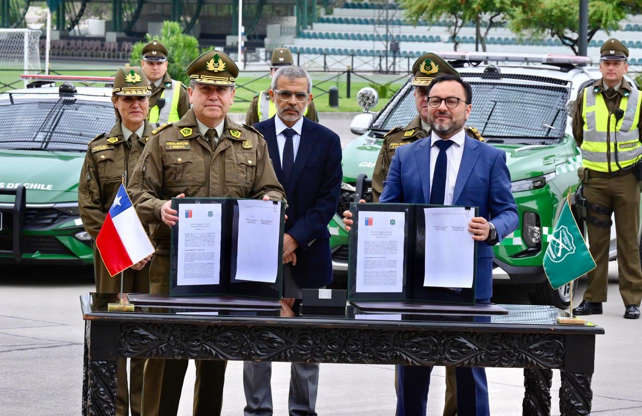 Gobierno entregó más de 4.800 millones de pesos en vehículos y equipos para Carabineros