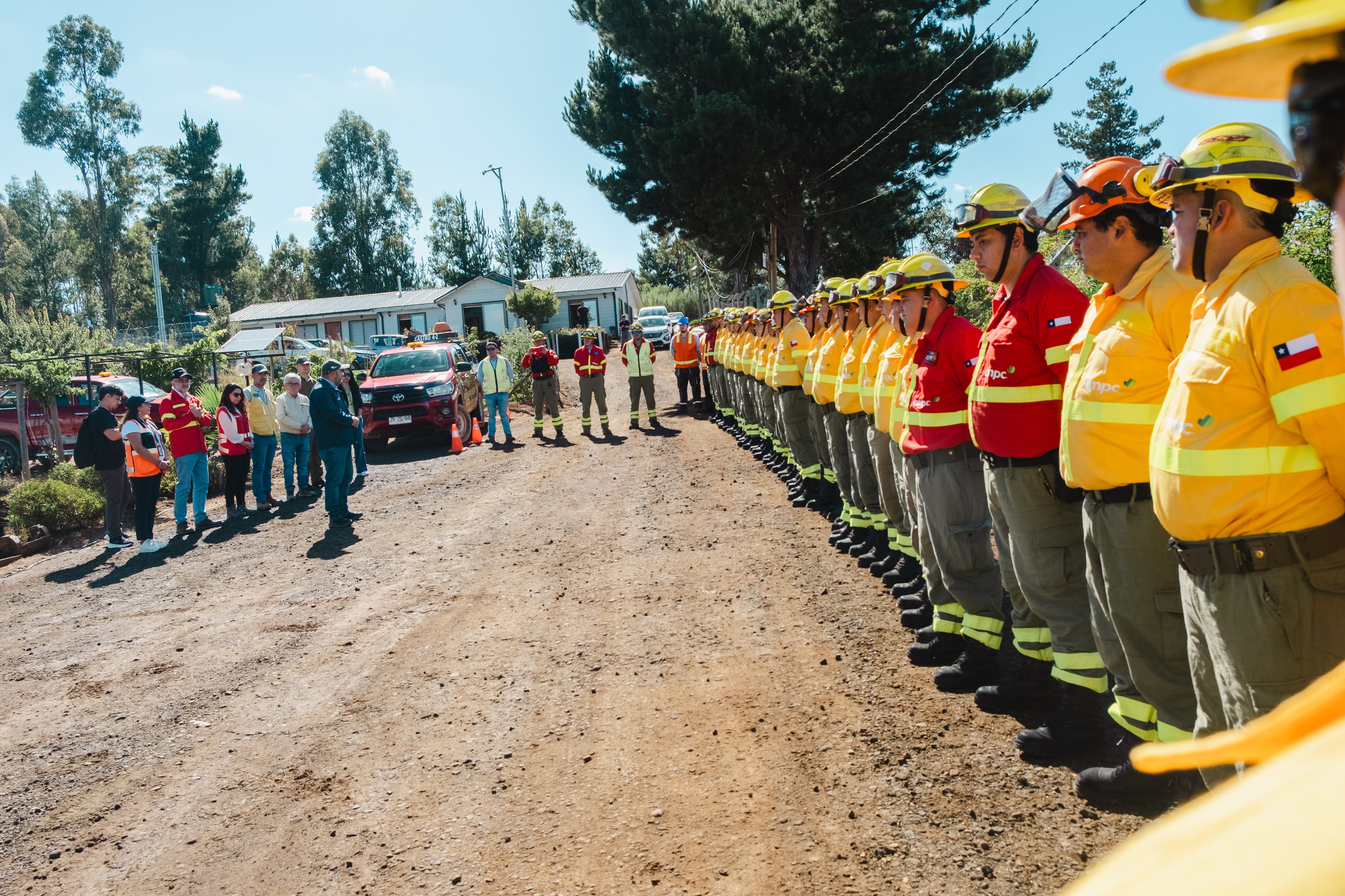 Autoridades regionales visitan Base Talcamávida de CMPC, ad portas de aumento de temperaturas en el Biobío