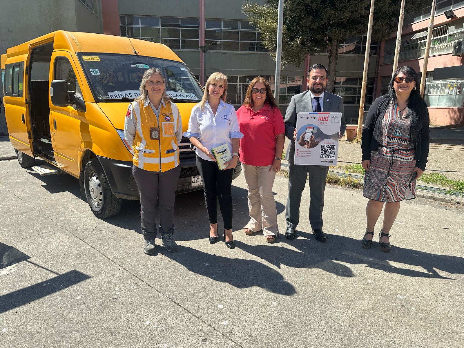 Seremi de Transportes invitó a apoderados a revisar documentos y seguridad en minibuses escolares