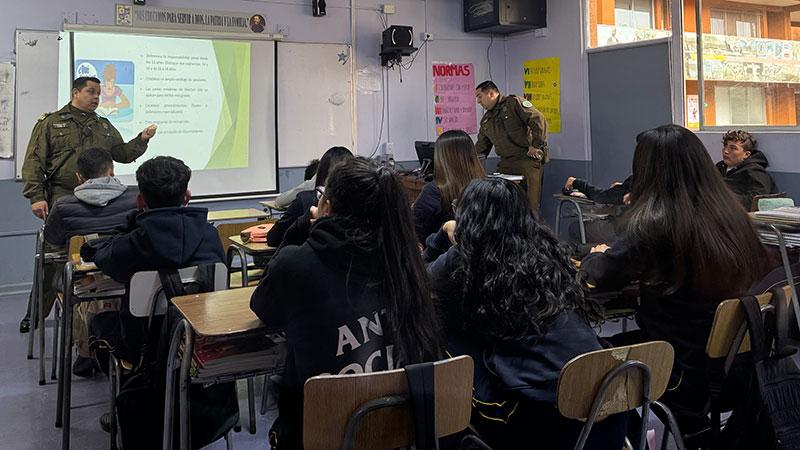Carabineros capacitará a Inspectores Escolares en Seguridad en medio de preocupación por Violencia en Colegios