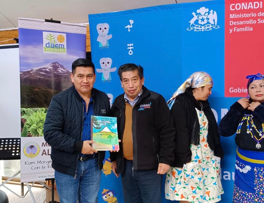 CONADI y Municipalidad de Alto Biobío lanza libro de relatos pewenche realizado por educadoras tradicionales