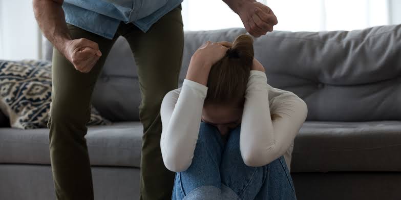Fortalecen protección a víctimas de violencia de género con proyecto de ley “Cautelares Reforzadas”