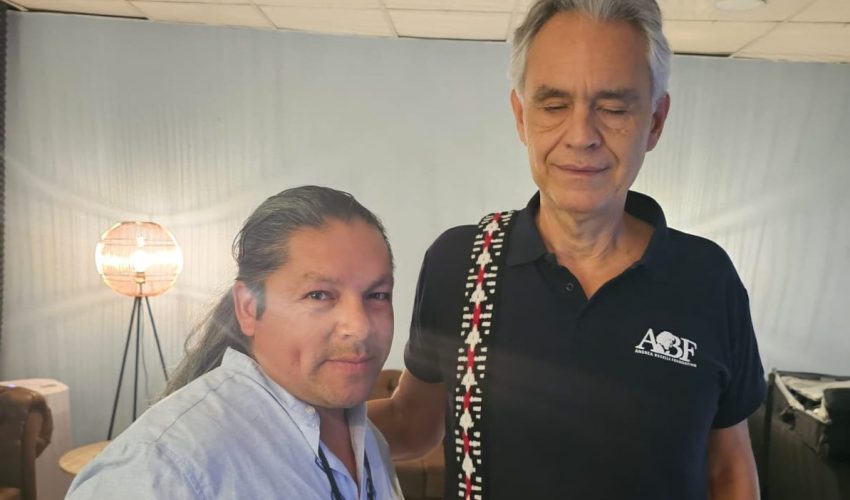Tenor Pehuenche se reunió con Andrea Bocelli en el Festival de Viña del Mar