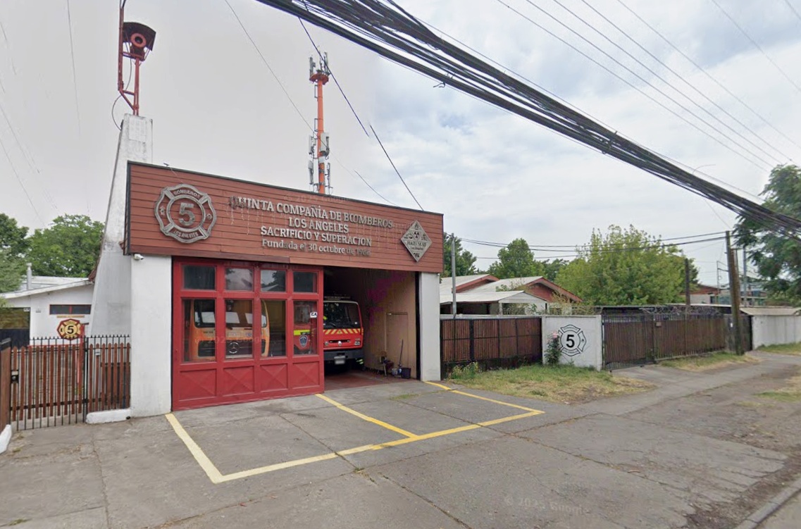 Hallan Planta de Marihuana en antejardín de la casa del Cuartelero de la Quinta Compañía de Bomberos de Los Ángeles