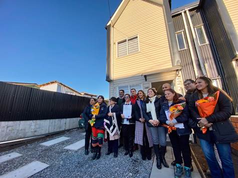 El sueño se hace realidad: Más de 450 familias de Nacimiento reciben sus escrituras en la puerta de sus nuevas casas