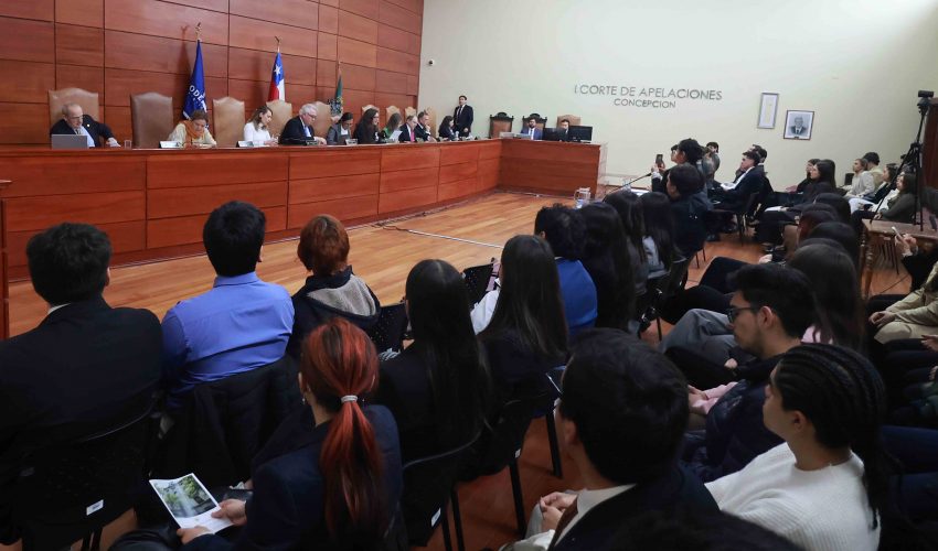 Tribunal Constitucional en pleno sesionó por primera vez en la Región del Biobío