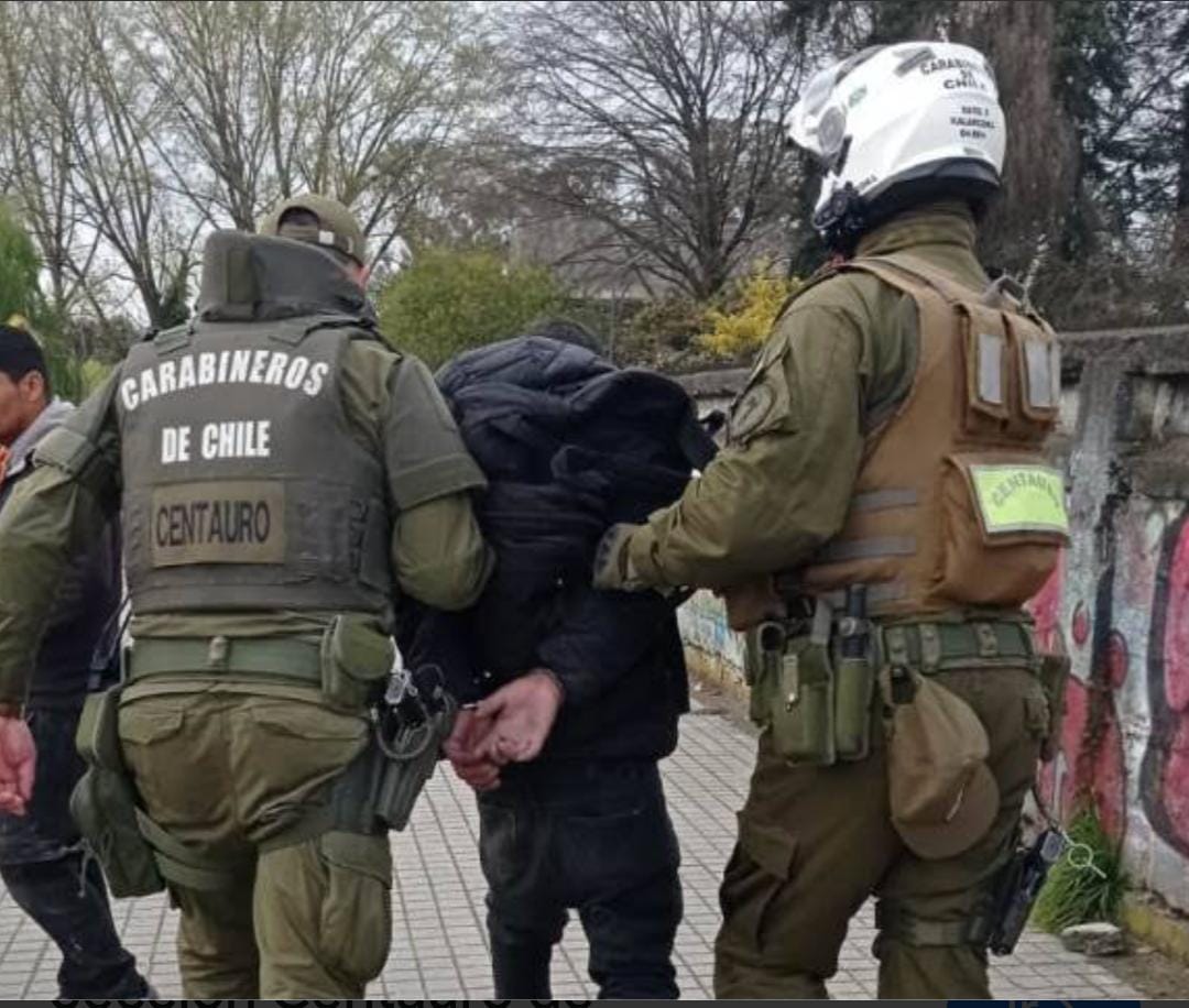 Carabineros detiene a 188 prófugos en 48 horas: Siete son menores de edad 